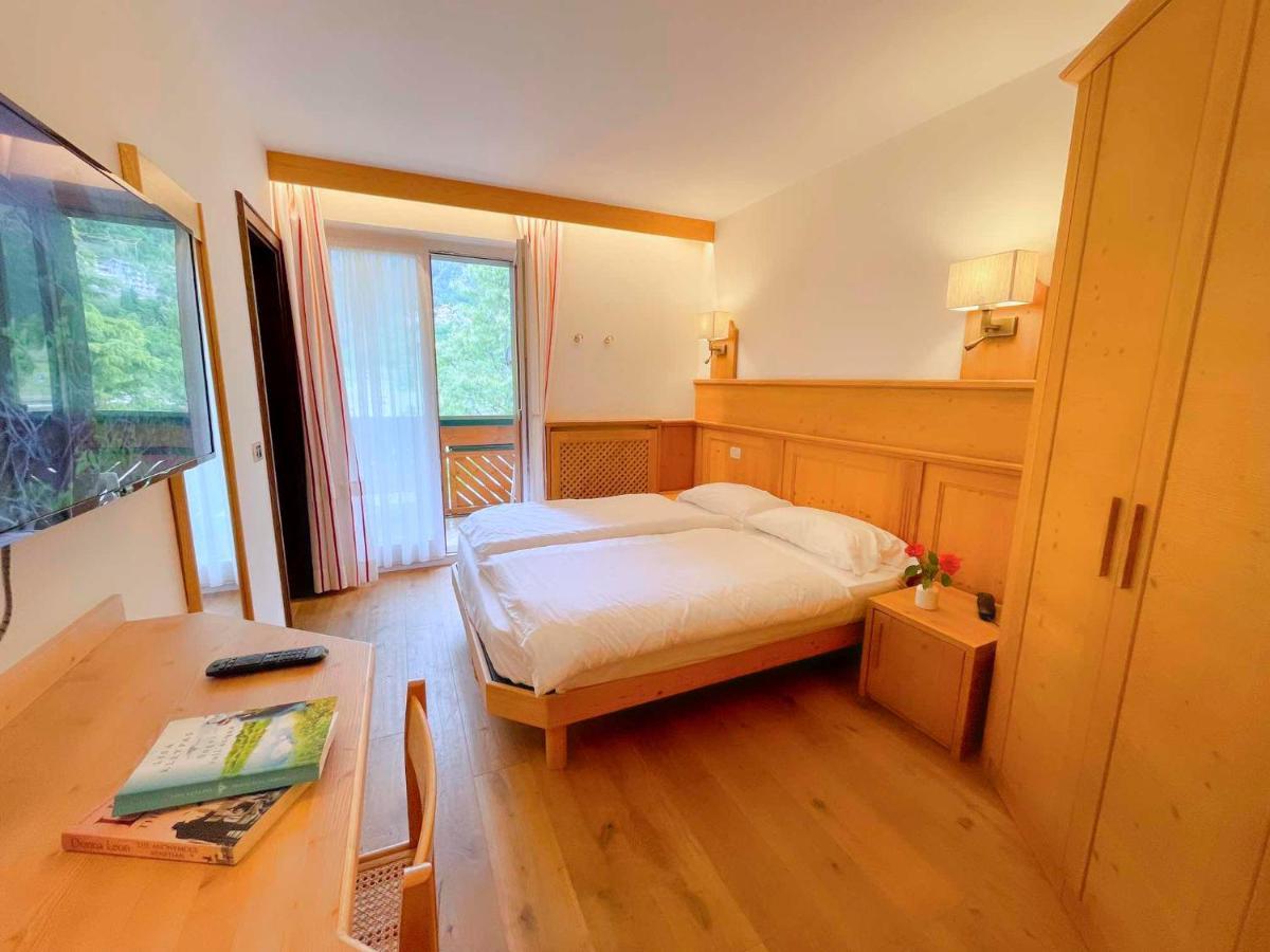 Alledolomiti Boutique Lake Hotel - Adults Friendly Molveno Exterior photo